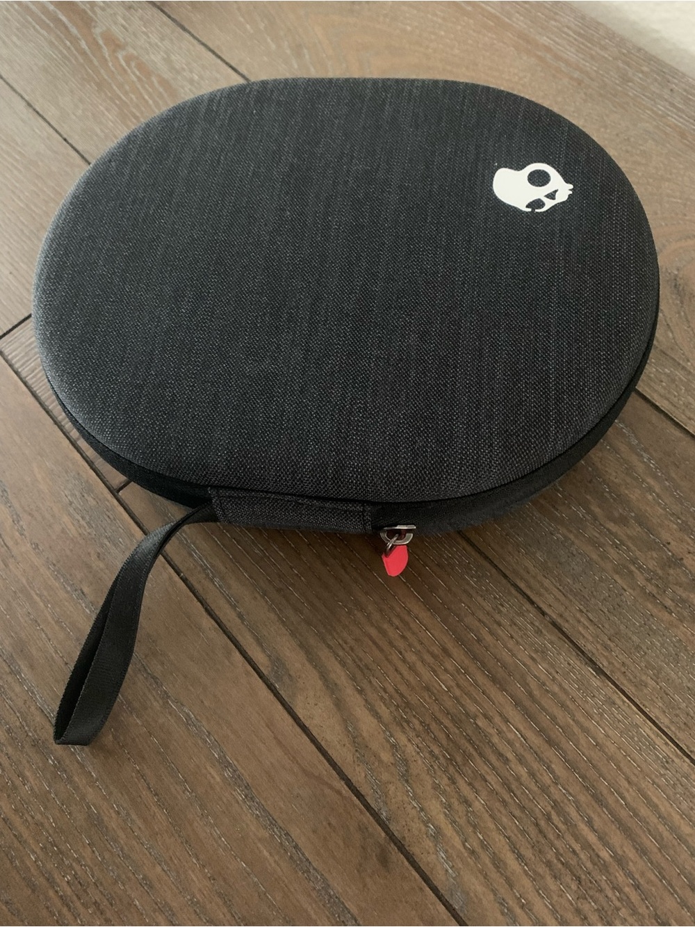 Skullcandy Black Headphone Travel Case with Red Zipper Pull